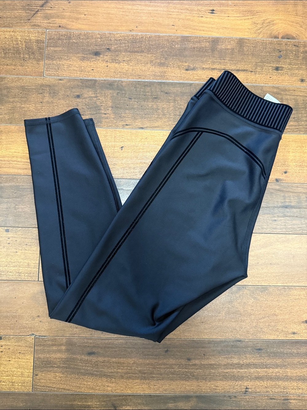 Alo Yoga Airlift High-Waist 7/8 Line Up Leggings - Picture 2 of 4